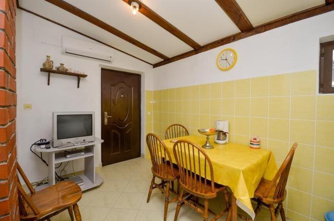 Apartments With A Parking Space Brela, Makarska - 11552 Extérieur photo